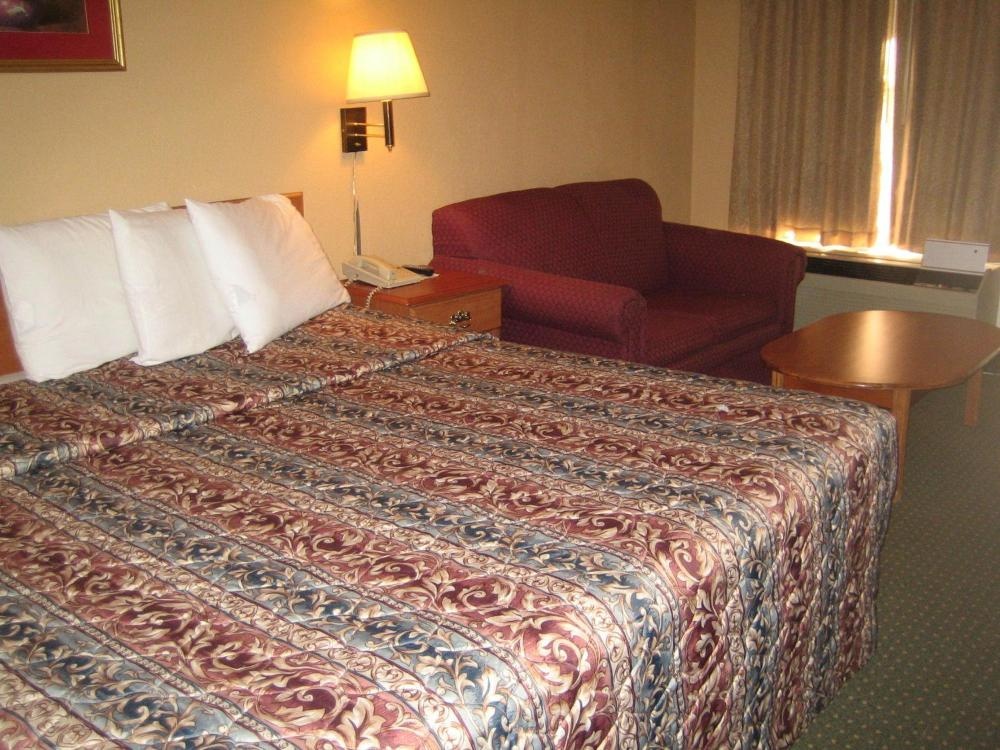 The Crossroads Hotel and Suites Irving